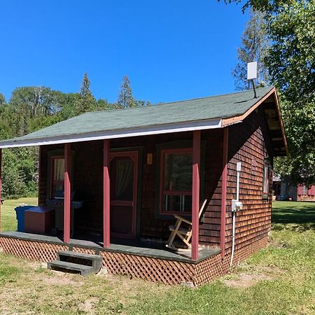 Riviere Petit Saguenay Villa Exterior foto